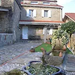 Isaac - Casa Con Piscina Cerca De Santiago De Compostela *