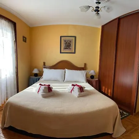 Isaac - Casa Con Piscina Cerca De Santiago De Compostela Vakantiehuis Amés