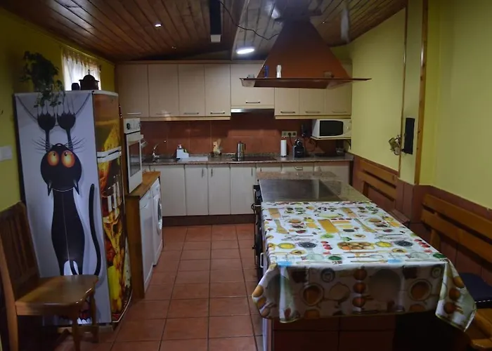 Isaac - Casa Con Piscina Cerca De Santiago De Compostela *