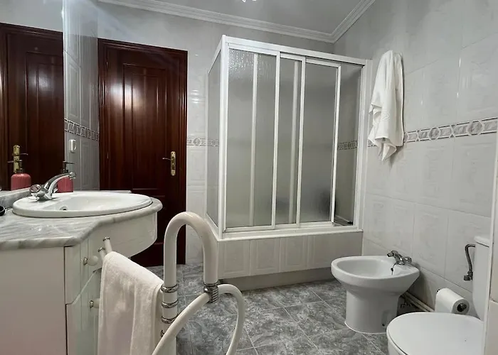 Isaac - Casa Con Piscina Cerca De Santiago De Compostela بيت للعطل Amés