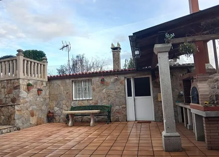 Isaac - Casa Con Piscina Cerca De Santiago De Compostela بيت للعطل Amés